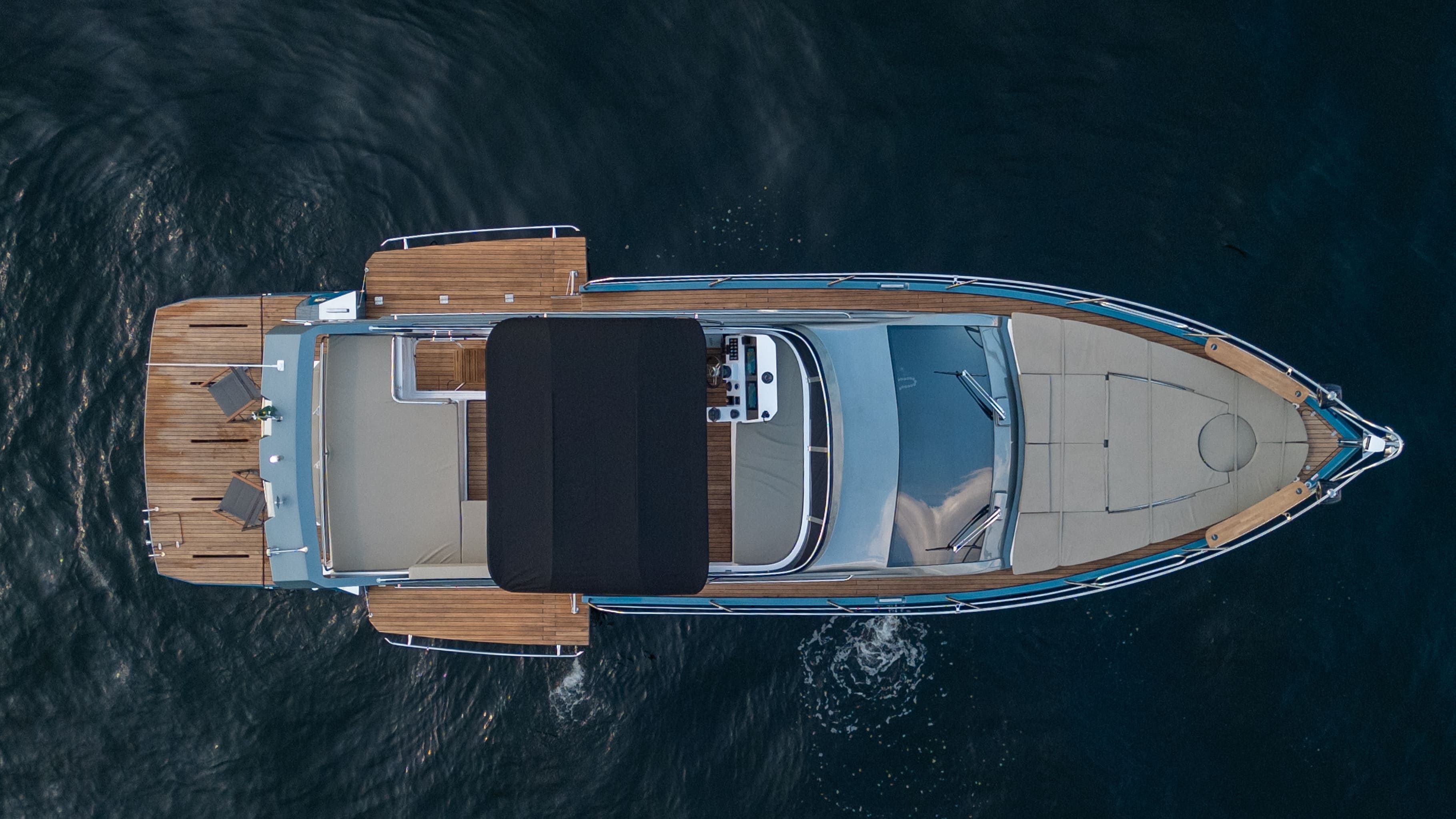 A Solara 500 Fly realmente é uma embarcação para a família?